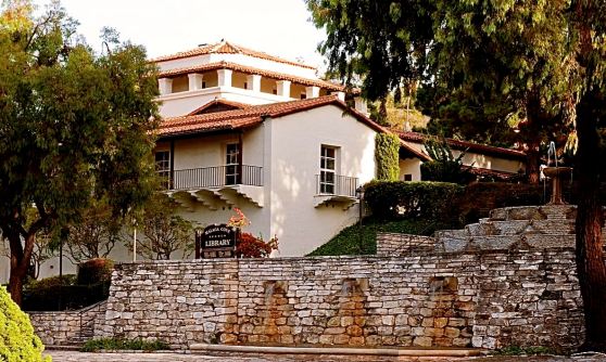 The Malaga Cove Library